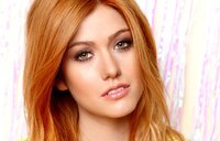 actress-ketrin-maknamara-katherine-mcnamara-ulybka-vzgliad-a.jpg