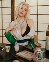 Tsunade-Alina-Becker-Naruto-Hentai-Cosplay-10.jpg