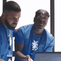 q9qdz0vj2j8h1.gif