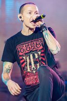 800px-Linkin_Park-Rock_im_Park_2014-_by_2eight_3SC0327.jpg